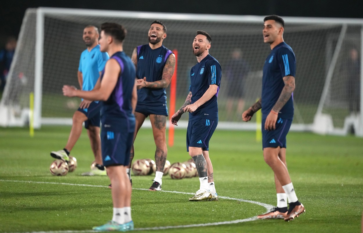 Argentina, cu zâmbetul pe buze la ultimul antrenament. Leo Messi și Rodrigo De Paul au fost „sufletul” ședinței de pregătire, înaintea finalei de Mondial | GALERIE FOTO