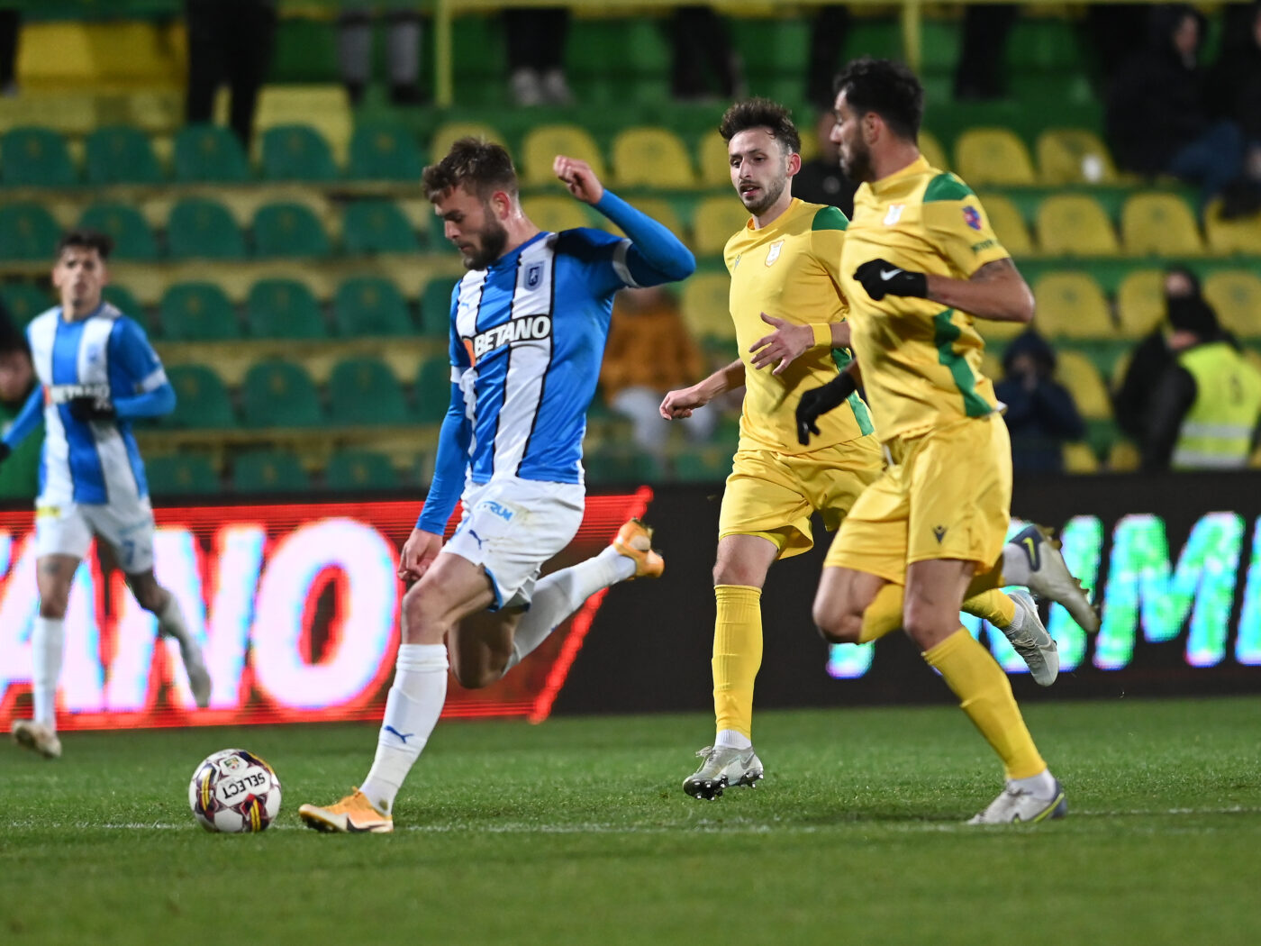 CS Mioveni – Universitatea Craiova 0-1, în etapa a 20-a din Superliga. Golul lui Cîmpanu din prima repriză audce cele trei puncte oltenilor!