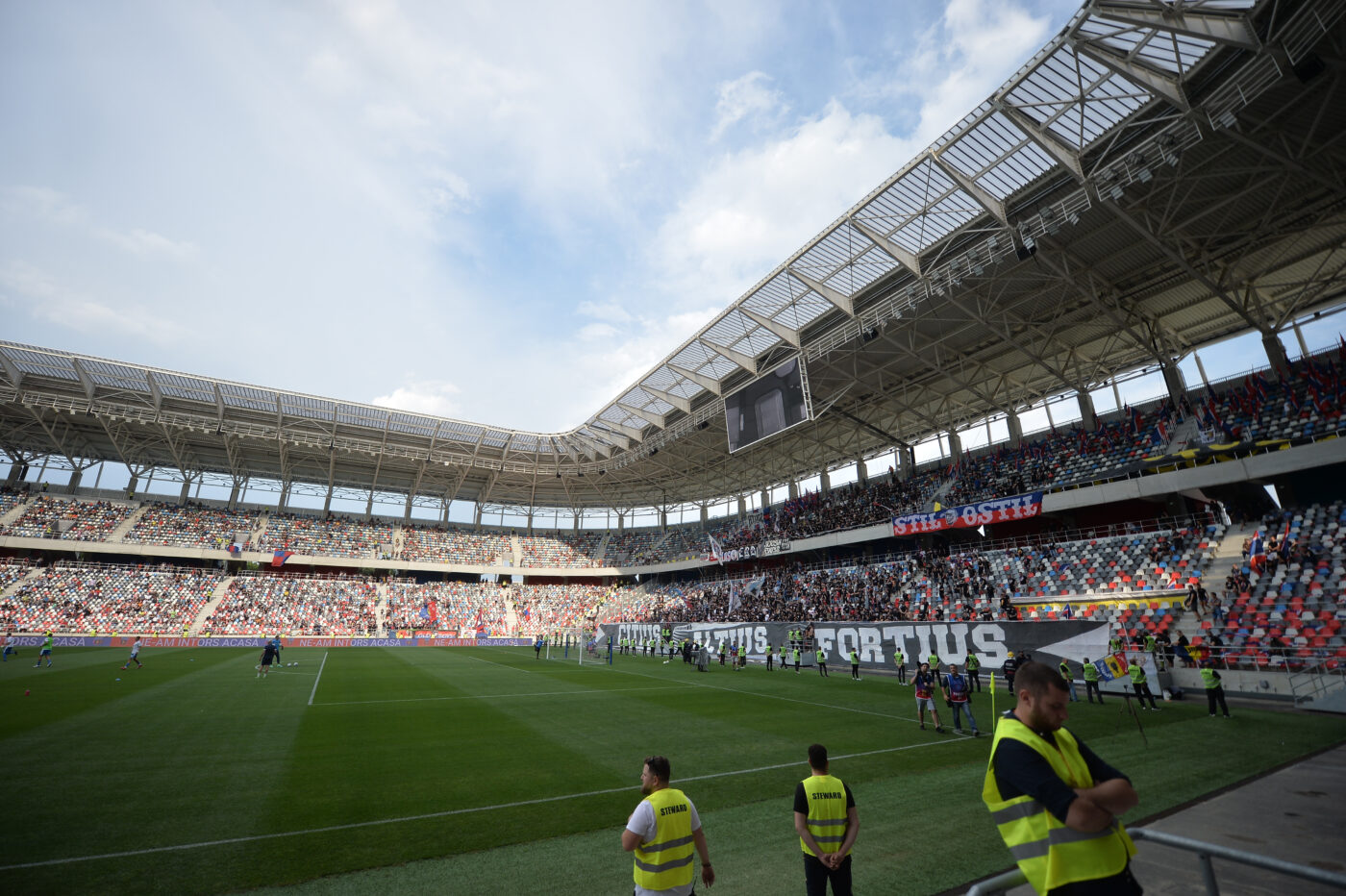 Am aflat cât este baremul de hrană al unui sportiv de performanță la CSA Steaua și câți bani pot fi folosiți pentru cazare! „Este o bătaie de joc” | EXCLUSIV