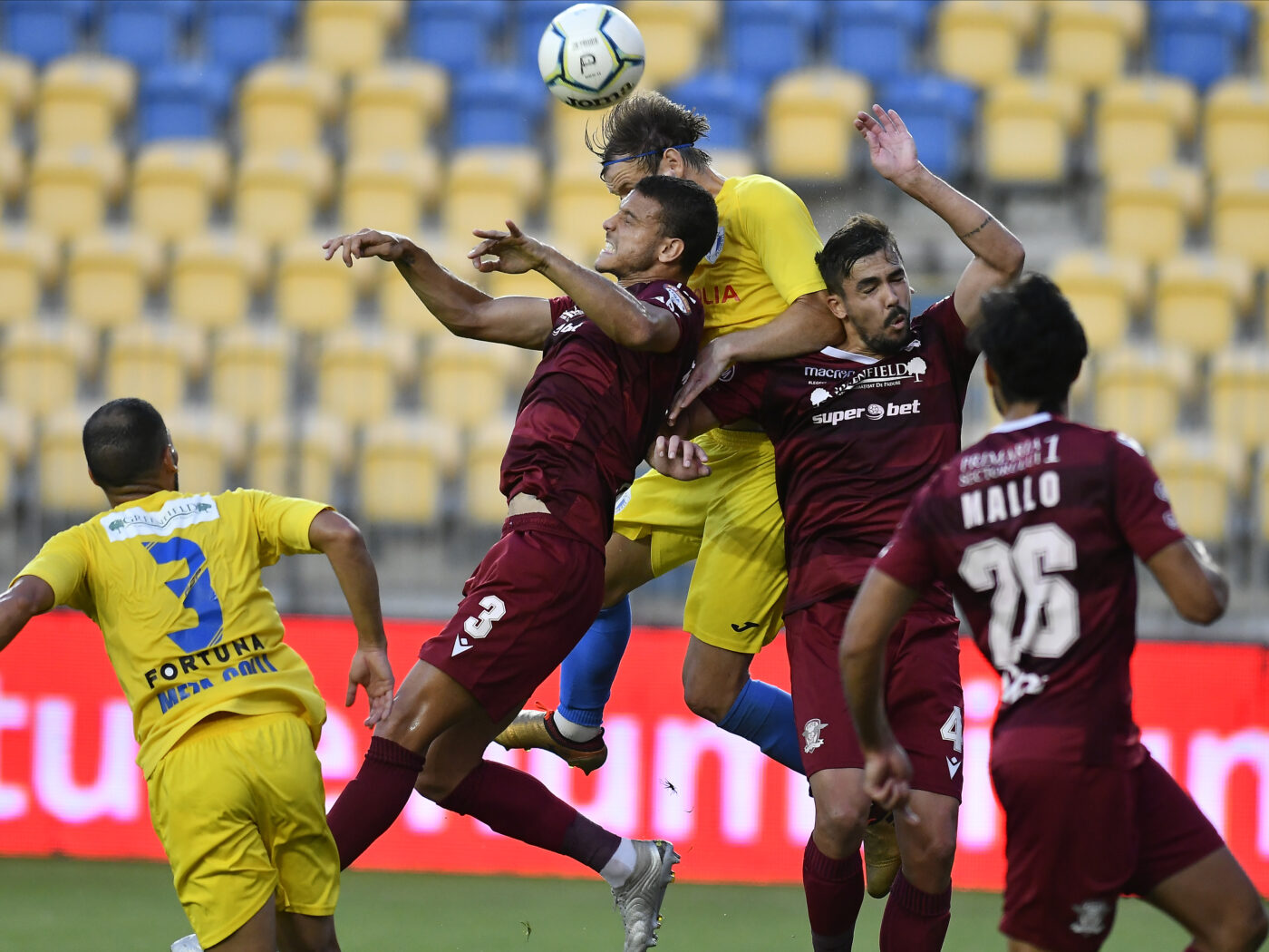 Rapid n-a făcut transferuri, dar visează la primele trei locuri! Victoria cu Sepsi Sf. Gheorghe garantează un loc în playoff | SPECIAL