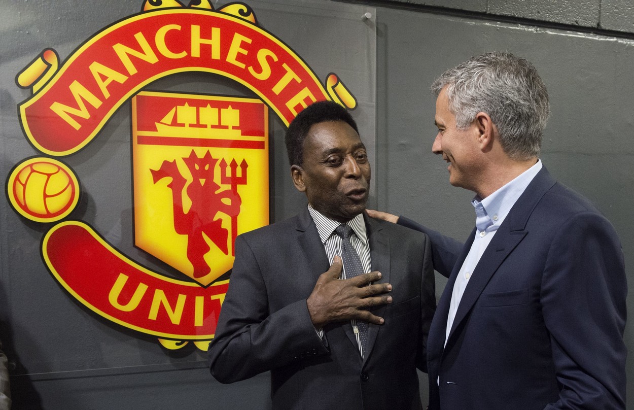 Jose Mourinho, gest emoționant în memoria lui Pele! Premiul special pe care l-a primit antrenorul lui AS Roma chiar de la starul brazilian: „Direct din mâinile regelui!”