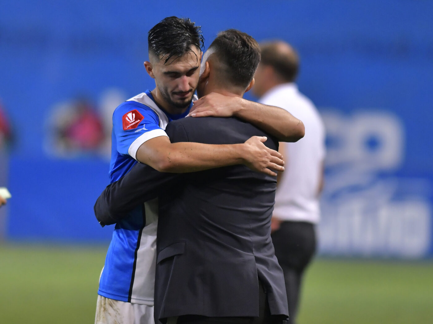 Variantă halucinantă! Andrei Ivan i-a cerut lui Mirel Rădoi să rămână la Craiova, deși a fost exclus din lot: „Toată echipa s-a rugat de el”