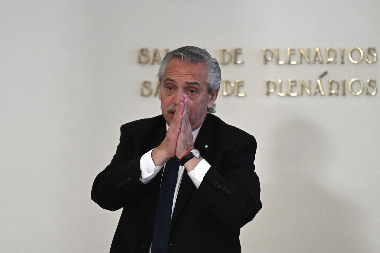 Motivul incredibil pentru care președintele Argentinei nu a mers în Qatar pentru finala cu Franța, spre deosebire de omologul său Emmanuel Macron!