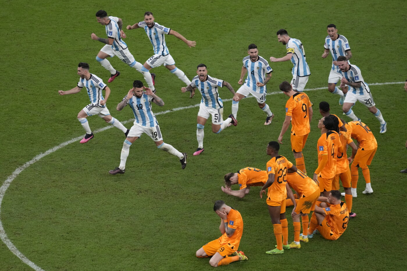Nicolas Otamendi a explicat de ce i-a umilit pe olandezi la finalul meciului de la Campionatul Mondial. Imaginea care a devenit virală după Argentina – Olanda. „Ne-am bucurat în fața lor ca răspuns!”