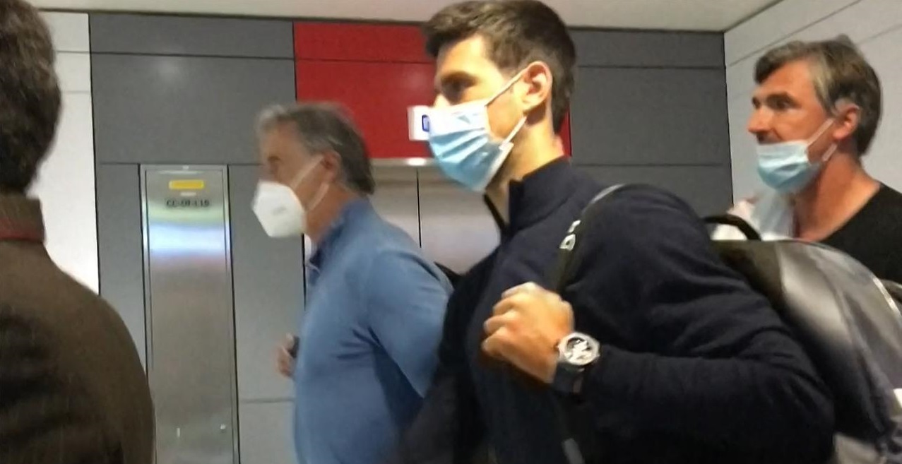 Cum a fost surprins Novak Djokovic în Australia, la un an după expulzare! De la aeroport, pe terenul de tenis | FOTO & VIDEO