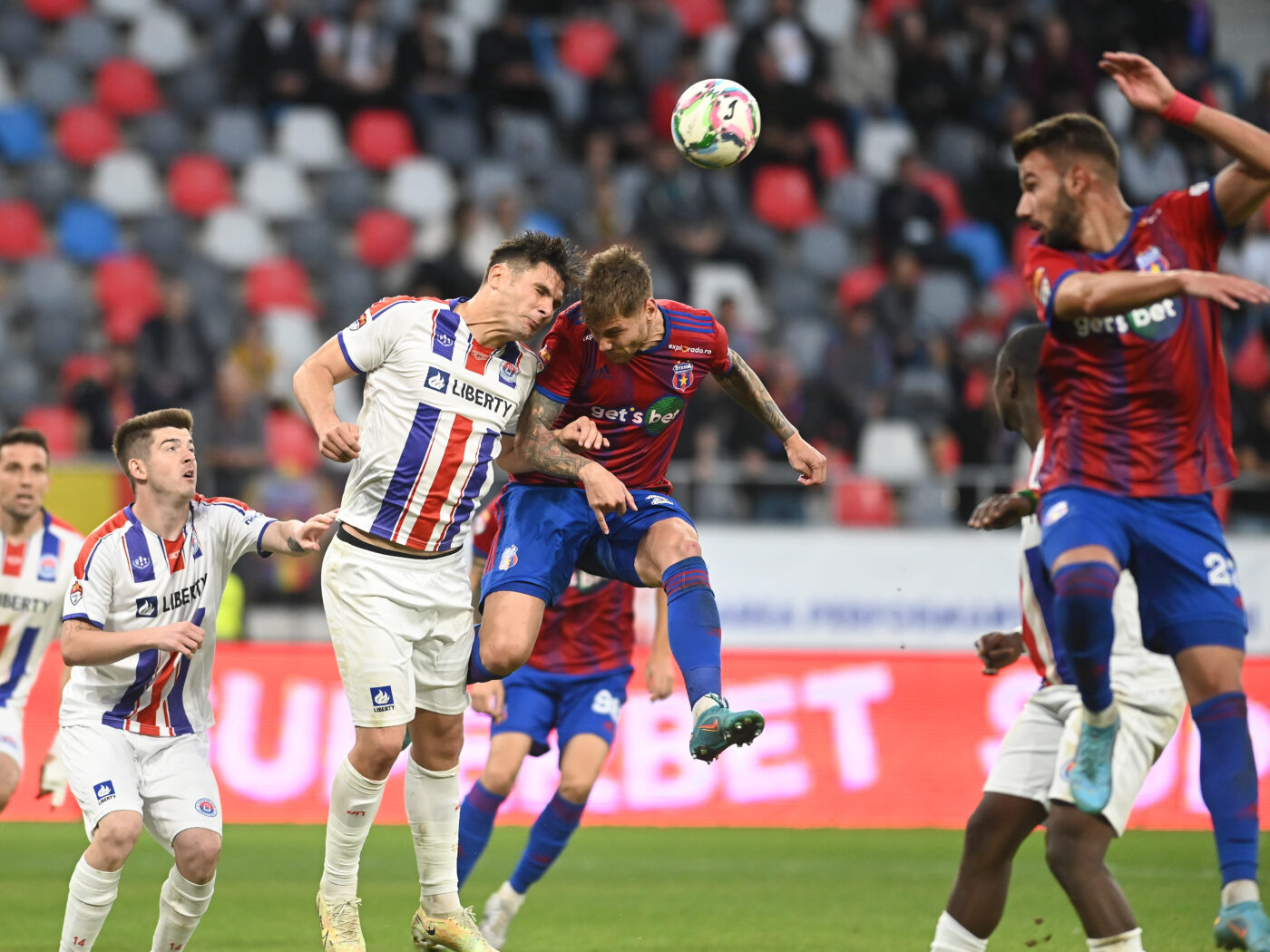 Seria plecărilor a început și în Ghencea. Steaua a reziliat primul contract