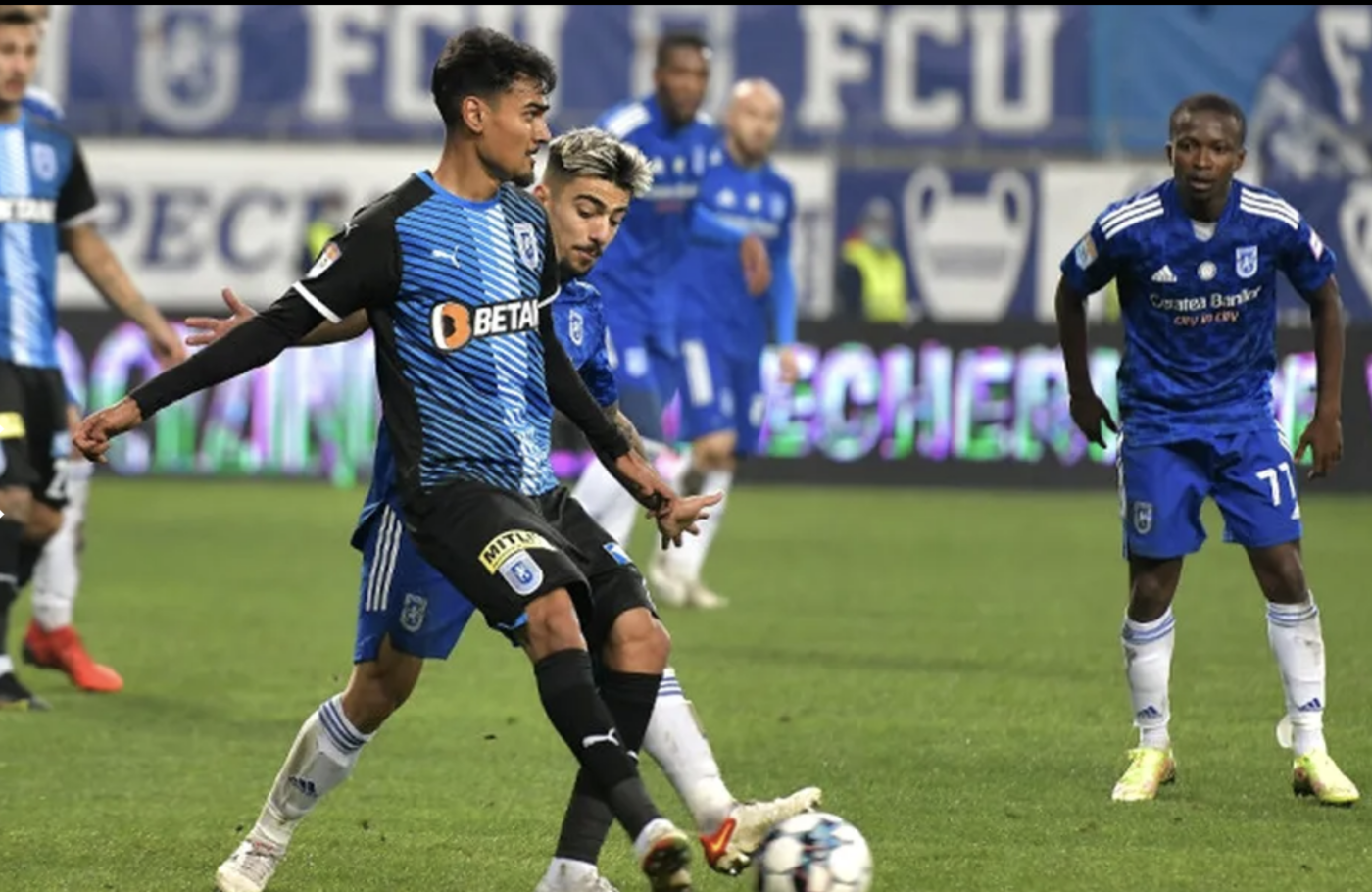 Universitatea Craiova – FC U Craiova, Live Video Online, de la ora 19:00, în etapa a 19-a din Superliga. Rădoi mizează pe un puști aflat la debut! Echipele de start