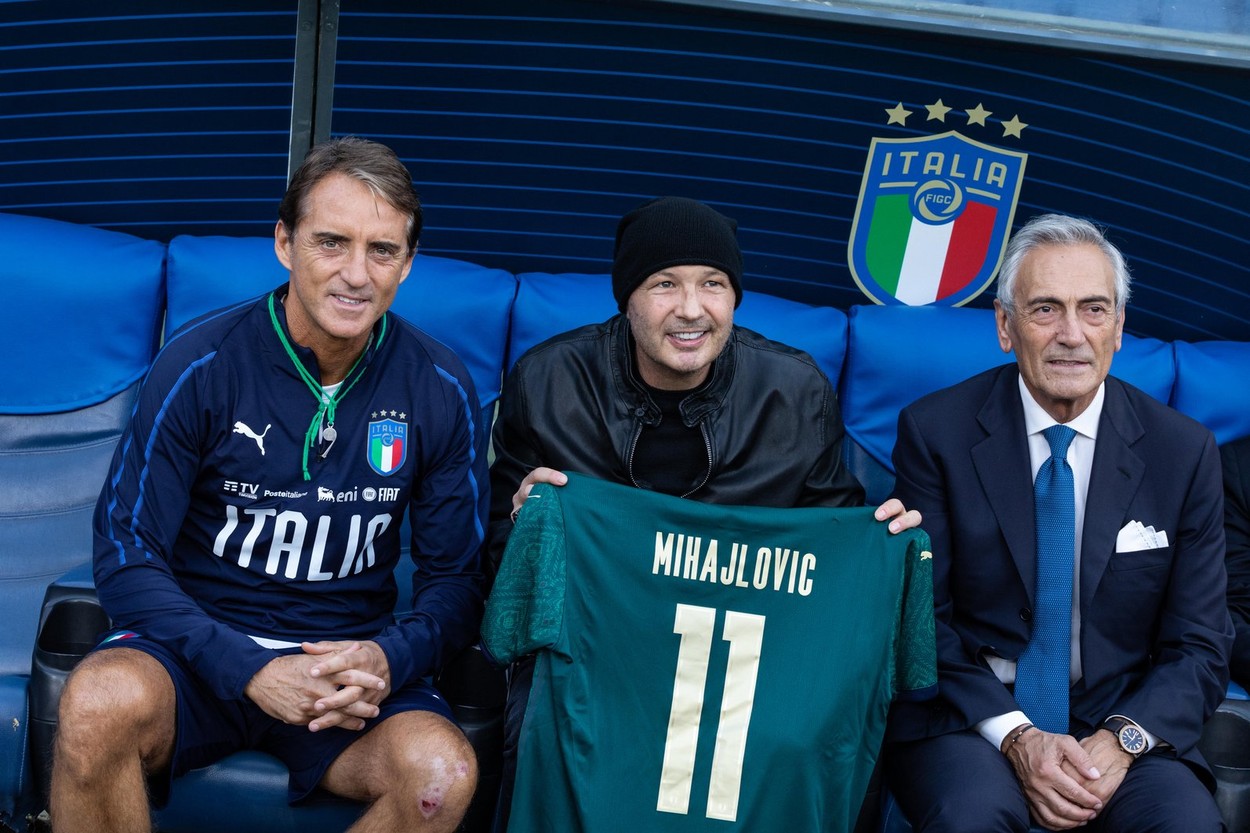 Scrisoarea tulburătoare a lui Roberto Mancini, după decesul lui Sinisa Mihajlovic: „De ieri, nu mai am frate! M-ai ajutat să marchez cel mai frumos gol!”