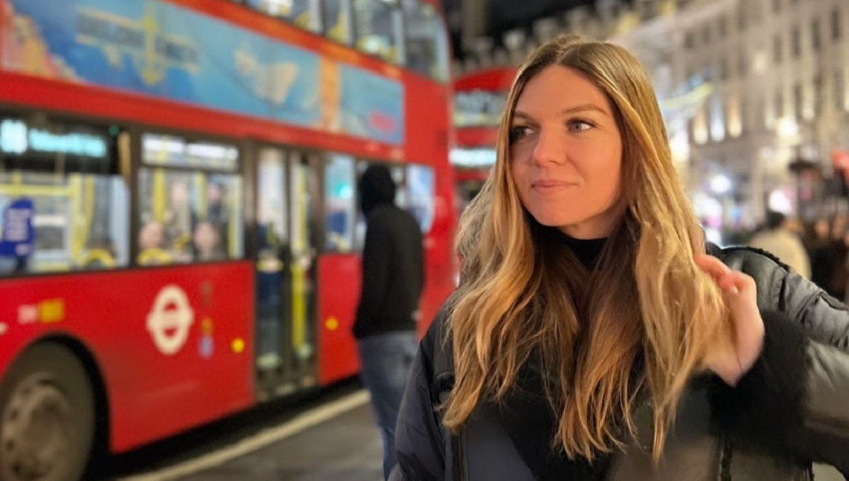 Simona Halep îi lasă pe toți cu gura căscată înaintea procesului! Cât costă geaca pe care a purtat-o la Londra | FOTO