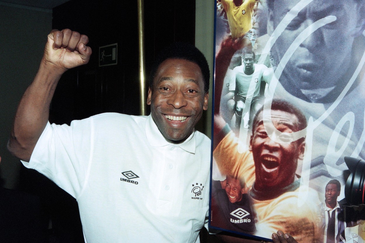 Unicul fotbalist român care a fost coleg cu Pele: „Și-a făcut semnul crucii”. Ce scria legenda braziliană în autobiografia sa