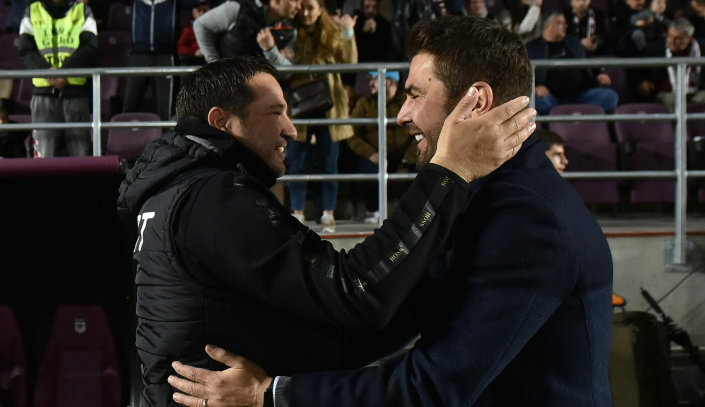 Reîncepe scandalul legat de licența Pro! Antrenorul din Superliga, suspendare de patru meciuri și amendă uriașă după ce le-a dat indicații elevilor săi