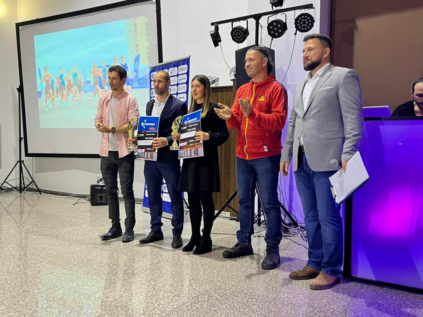 Triatlonistele s-au transformat în fotomodele pentru o noapte. Cele mai valoroase sportive au schimbat echipamentul de sport | GALERIE FOTO