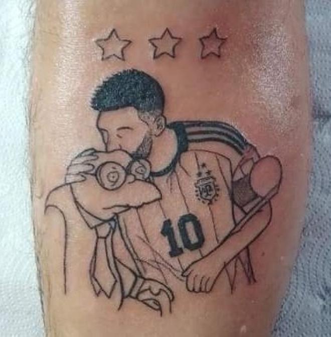 Dezastru, dezastru, dezastru! Așa arată cele mai urâte tatuaje cu Leo Messi pe care argentinienii și le-au făcut în timpul Cupei Mondiale din Qatar!