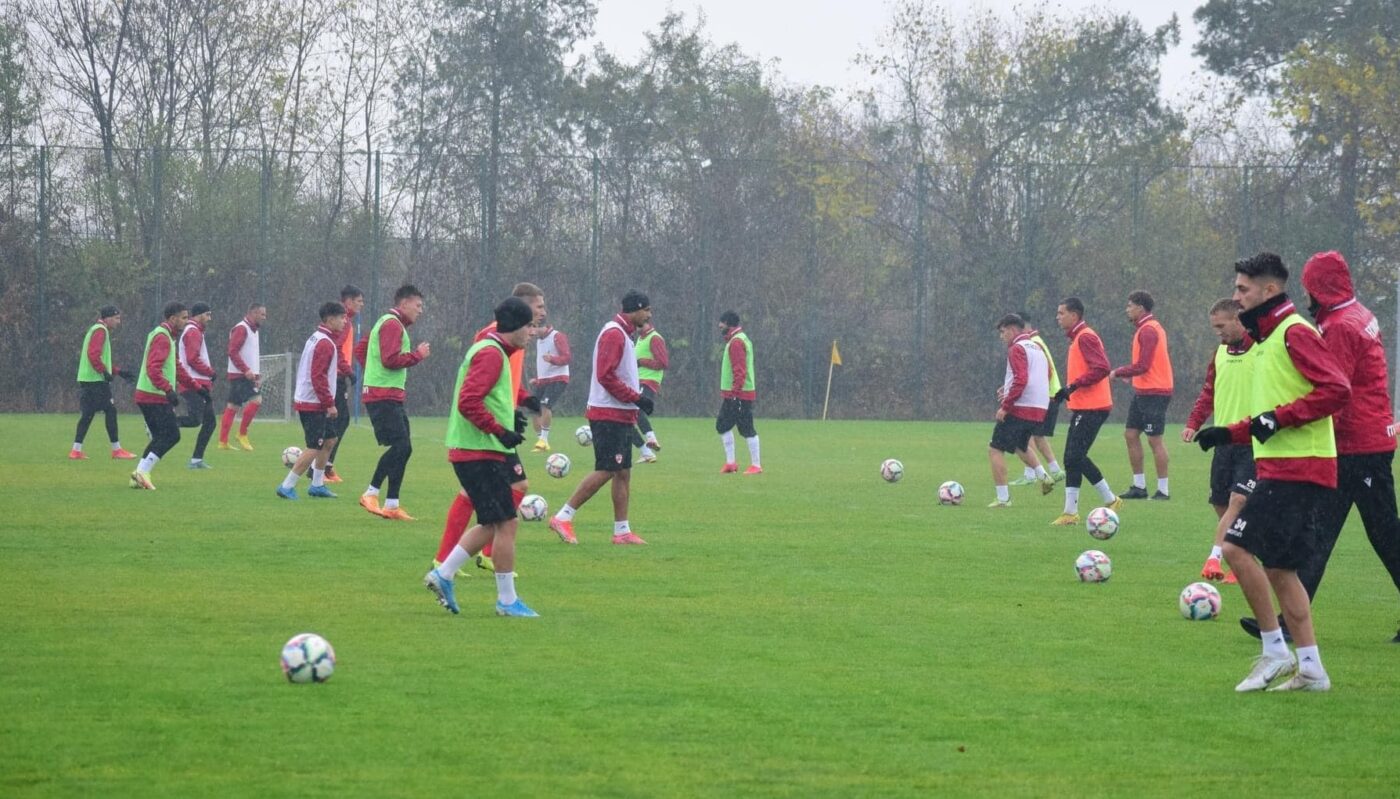 Dinamo se reunește la Săftica, la începutul lunii ianuarie. Decizie neașteptată luată de Ovidiu Burcă în privința cantonamentului: ”S-au schimbat metodele de antrenament”