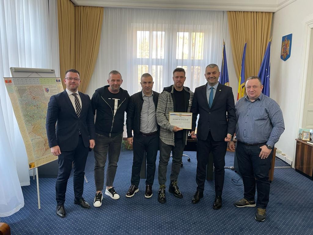 Mihai Pintilii, diplomă de excelență din partea prefectului Județului Hunedoara: „L-am premiat pe sportivul care a performat și în Valea Jiului” | FOTO