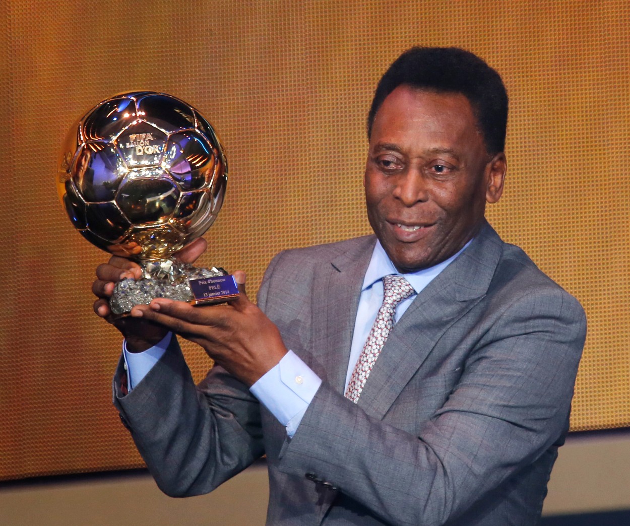 De câte ori ar fi câștigat Pele trofeul Balonul de Aur, dacă regulile ar fi fost altele în vremurile sale. France Football a anunțat care este numărul uriaș