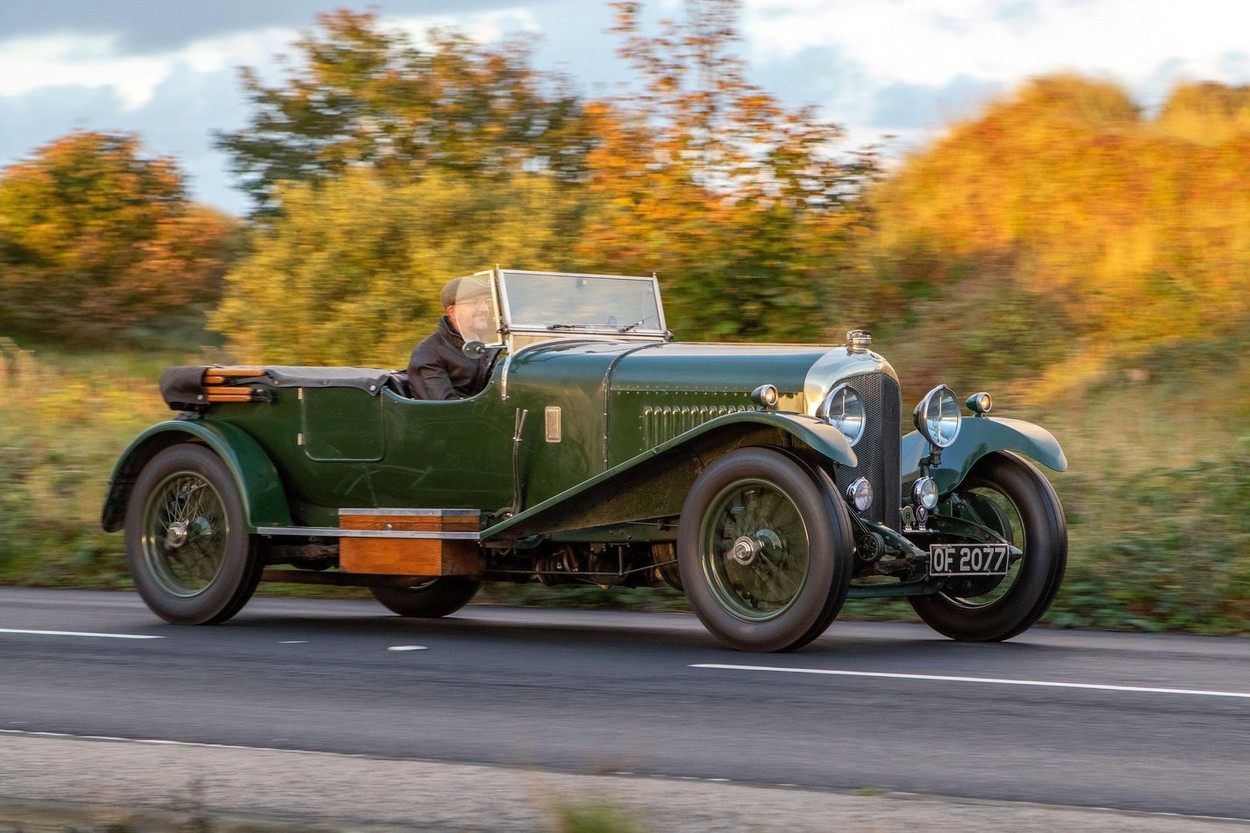 De ce emblema de la Bentley are, de fapt, aripi! Cine a fost creatorul acestei mărci exclusivite de automobile și cum a ajuns atât de prețioasă în timp | FOTO