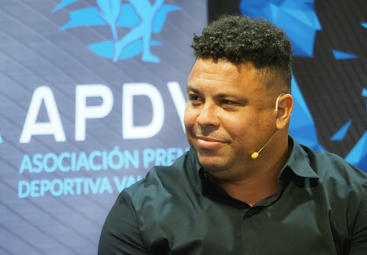 Episod neștiut dezvăluit de Mircea Lucescu despre Ronaldo „Fenomenul”, din vremea când o antrena pe Inter Milano: „Îl puneam să facă asta și toată lumea râdea” | VIDEO EXCLUSIV ProSport Live