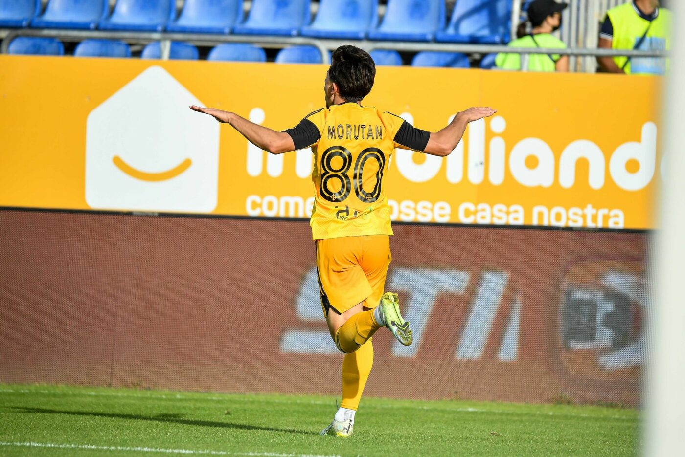 Italienii sunt „la picioarele” lui Olimpiu Moruțan, după ultima prestație din Serie B: „Adevărata lumină a Pisei!”
