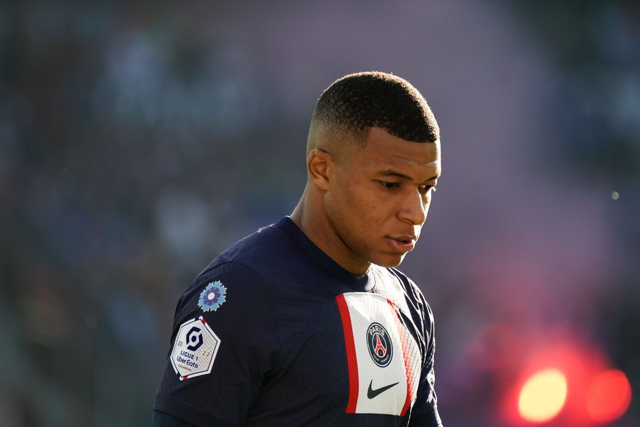 Kylian Mbappe, scos la vânzare de PSG! Suma astronomică pe care parizienii o cer în schimbul fotbalistului