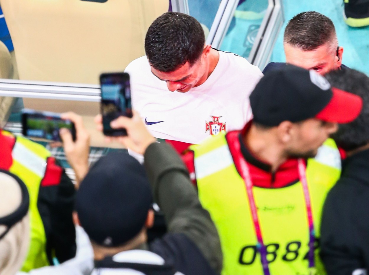 Cristiano Ronaldo a izbucnit în plâns după meciul cu Maroc! Superstarul lusitan nu și-a putut stăpâni lacrimile după dezastrul Portugaliei de la Campionatul Mondial | VIDEO