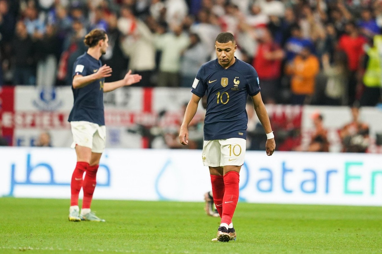 Ce scrie presa din Franța, după ce reprezentativa lui Didier Deschamps a pierdut finala Campionatului Mondial din Qatar împotriva Argentinei la loviturile de departajare: „Lacrimi fatale!”