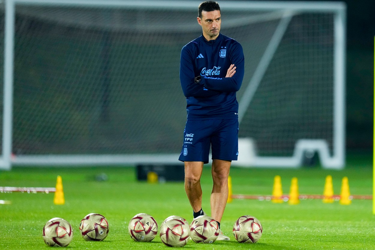Portretul lui Scaloni, campion mondial, numit antrenorul anului FIFA, prin ochii unui jucător român cu care a împărțit vestiarul. „Citește foarte bine jucătorii. Uitați-vă cât a alergat Messi în Qatar!” | EXCLUSIV