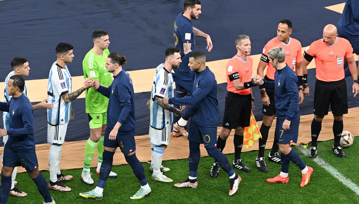 Gestul pe care Leo Messi i l-a făcut lui Kylian Mbappe, chiar înainte de începerea finalei Campionatului Mondial din Qatar