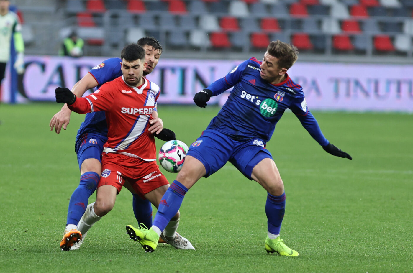 Steaua și-a asigurat ”titlul” de campioană de iarnă chiar pe 1 decembrie! Vali Bărbulescu, marcat de imn: ”E o emoție, mulți ne-am gândit că suntem la națională”