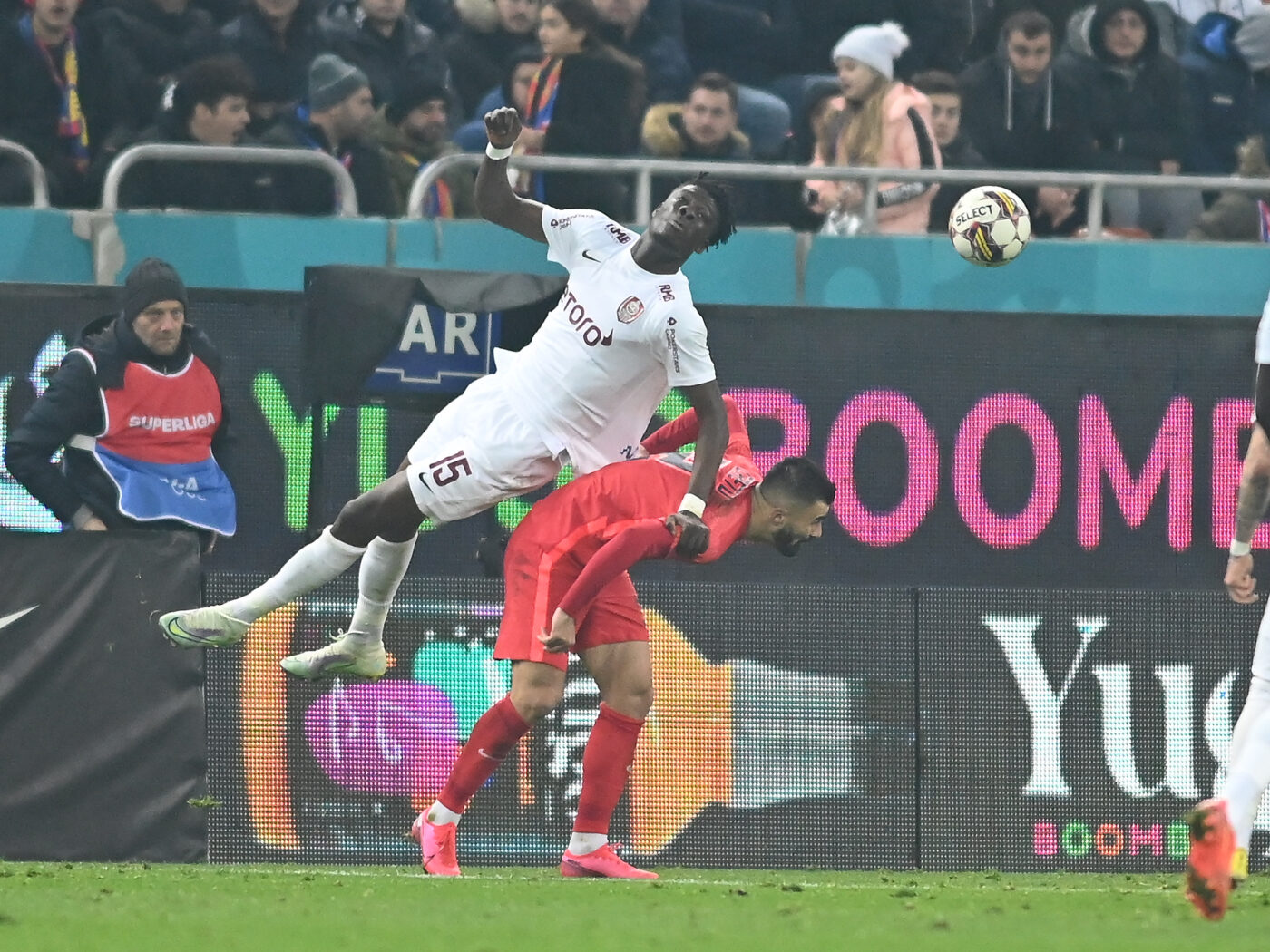 S-a făcut transferul lui Emmanuel Yeboah la Slavia Praga! Cât încasează CFR Cluj și când are loc vizita medicală