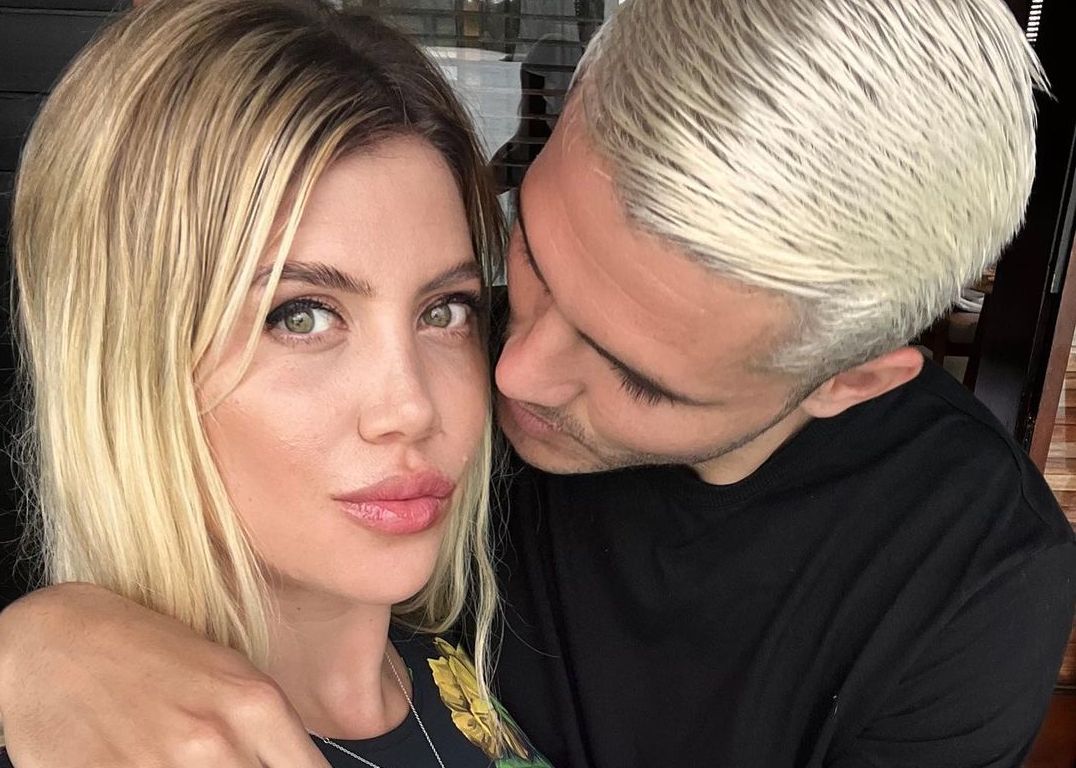 Soțul ei ar fi părăsit-o pentru un transexual, dar impresara neagă că are o relație cu un cântăreț cunoscut, alături de care a fost filmată dezbrăcată! „Am fost căsătorită atâția ani, așa că acum vreau să fiu singură” | GALERIE FOTO