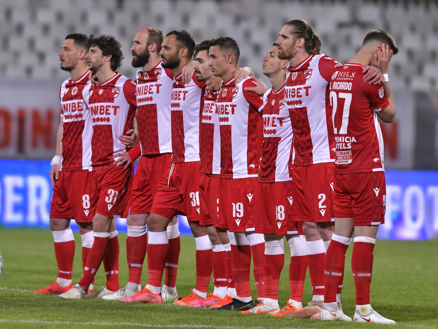 Dinamo, cu un pas mai aproape să rezolve problema transferurilor! Primul fotbalist care și-a încheiat socotelile din trecut cu roș-albii: „Astăzi dimineață am primit banii și am semnat! Au terminat cu mine” | EXCLUSIV
