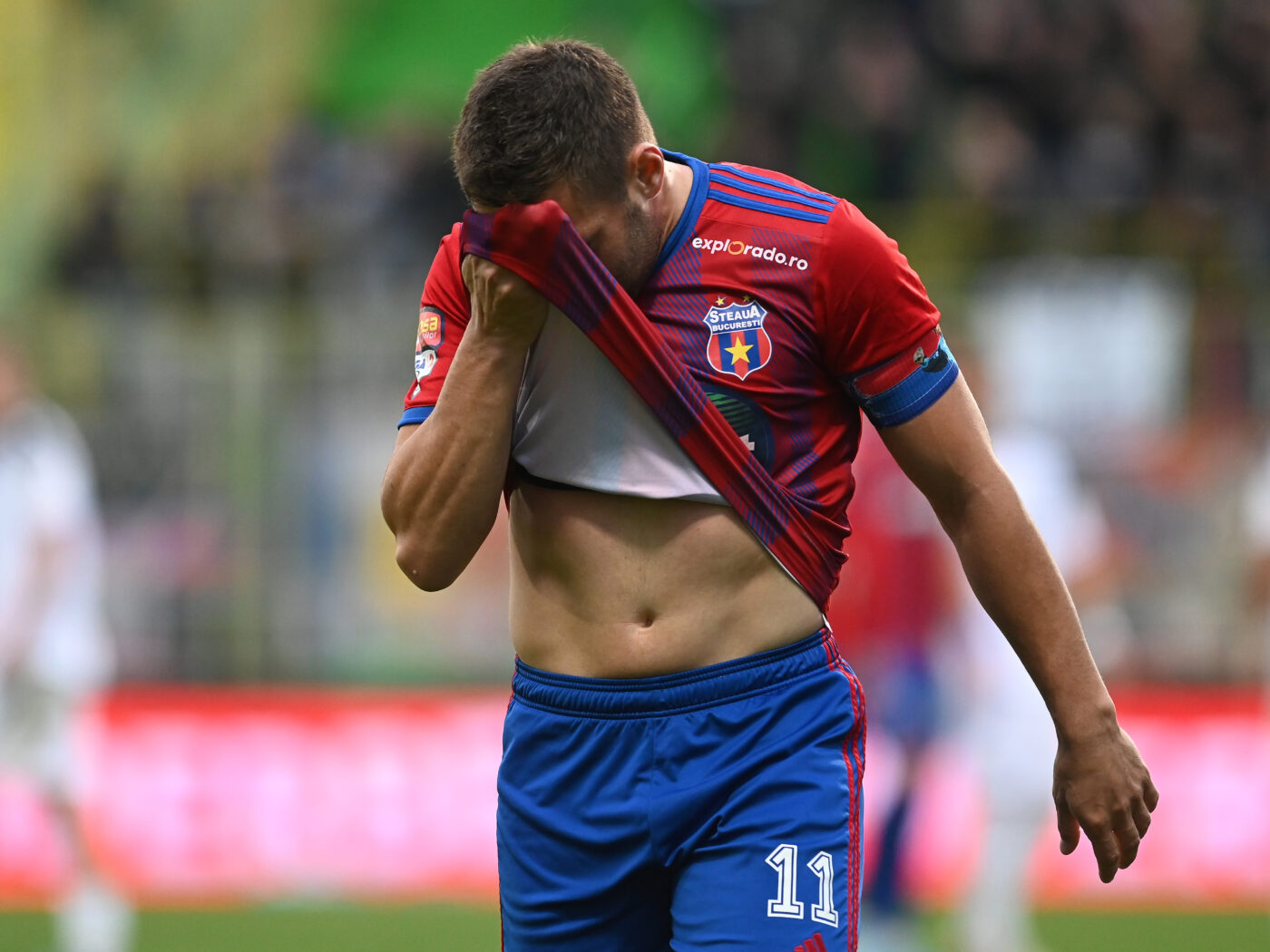 Adi Popa pune presiune și ia în calcul plecarea de la Steaua: ”Nu mi-ar conveni să stau încă un sezon fără drept de promovare.” Mijlocașul, dezamăgit de conducere?