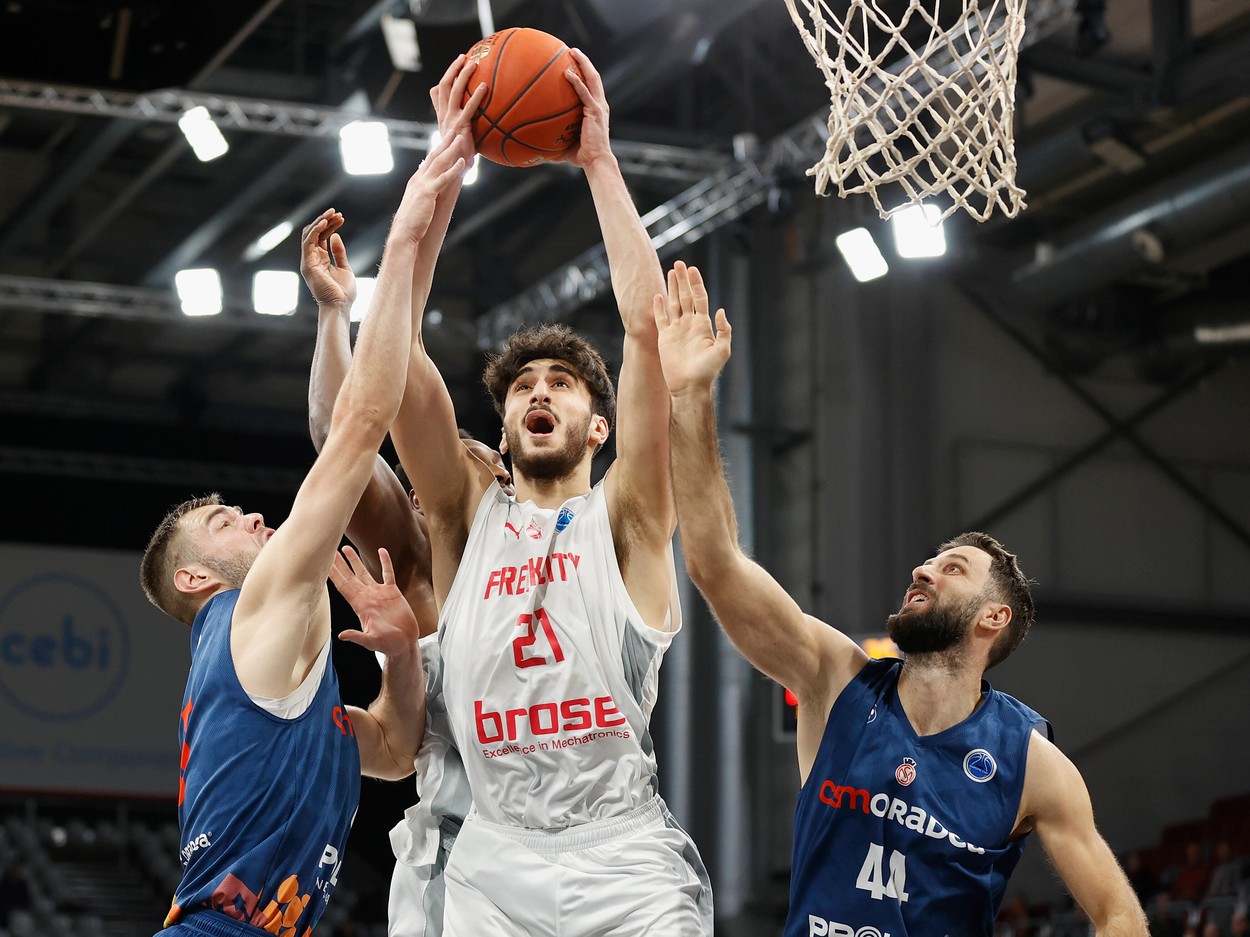 CSM Oradea, victorie de senzație în Europa! O echipă de top din Germania a pierdut dramatic în FIBA Europe Cup