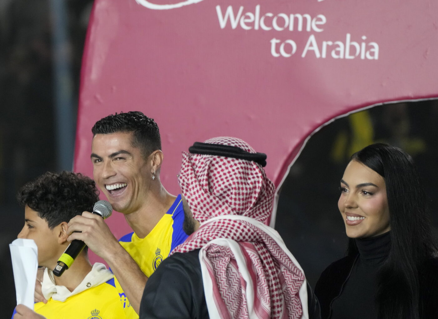 Șumudică, Rădoi și Contra în Arabia Saudită! Un alt patrulea tehnician român a ratat șansa de a se duela cu Cristiano Ronaldo: „Era greu să-i salvez. Au decis să țină pe cineva de la Under 21″