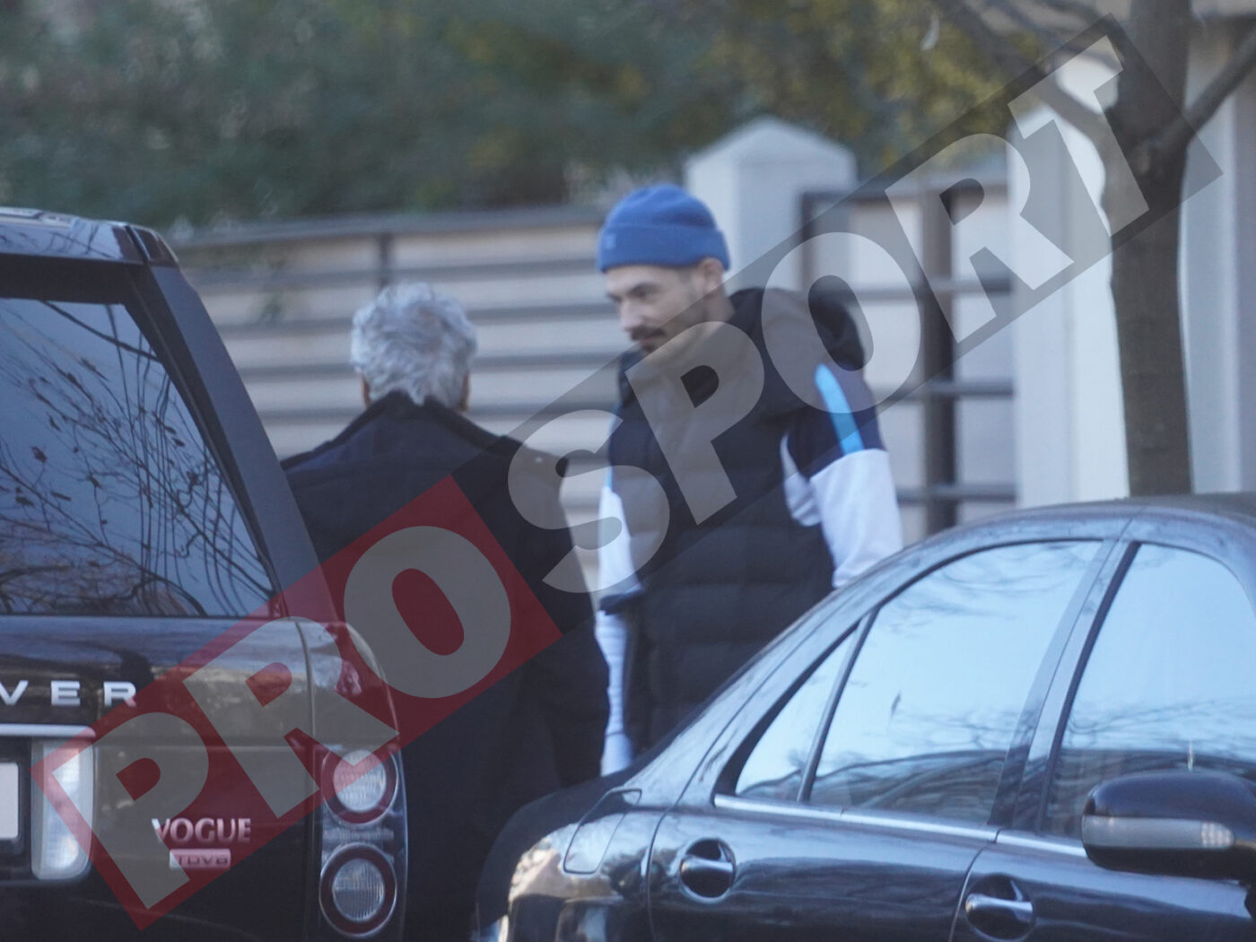 „Tu ești, Mircea?”. Internaționalul ucrainean a blocat strada din fața casei lui Lucescu senior cu o „bestie” de 250.000 de euro! | FOTO EXCLUSIV