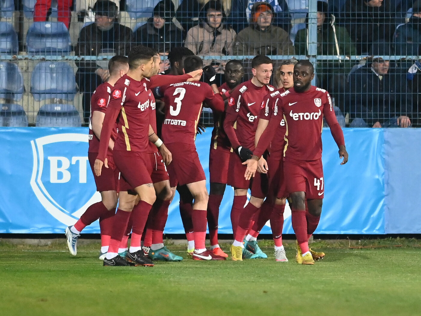 Dan Petrescu are un nou favorit la CRF Cluj după victoria cu Farul. „Mi l-am dorit foarte mult! Sper să nu-l vindem!” „Bursucul” a dezvăluit cum l-a blocat pe Gică Hagi
