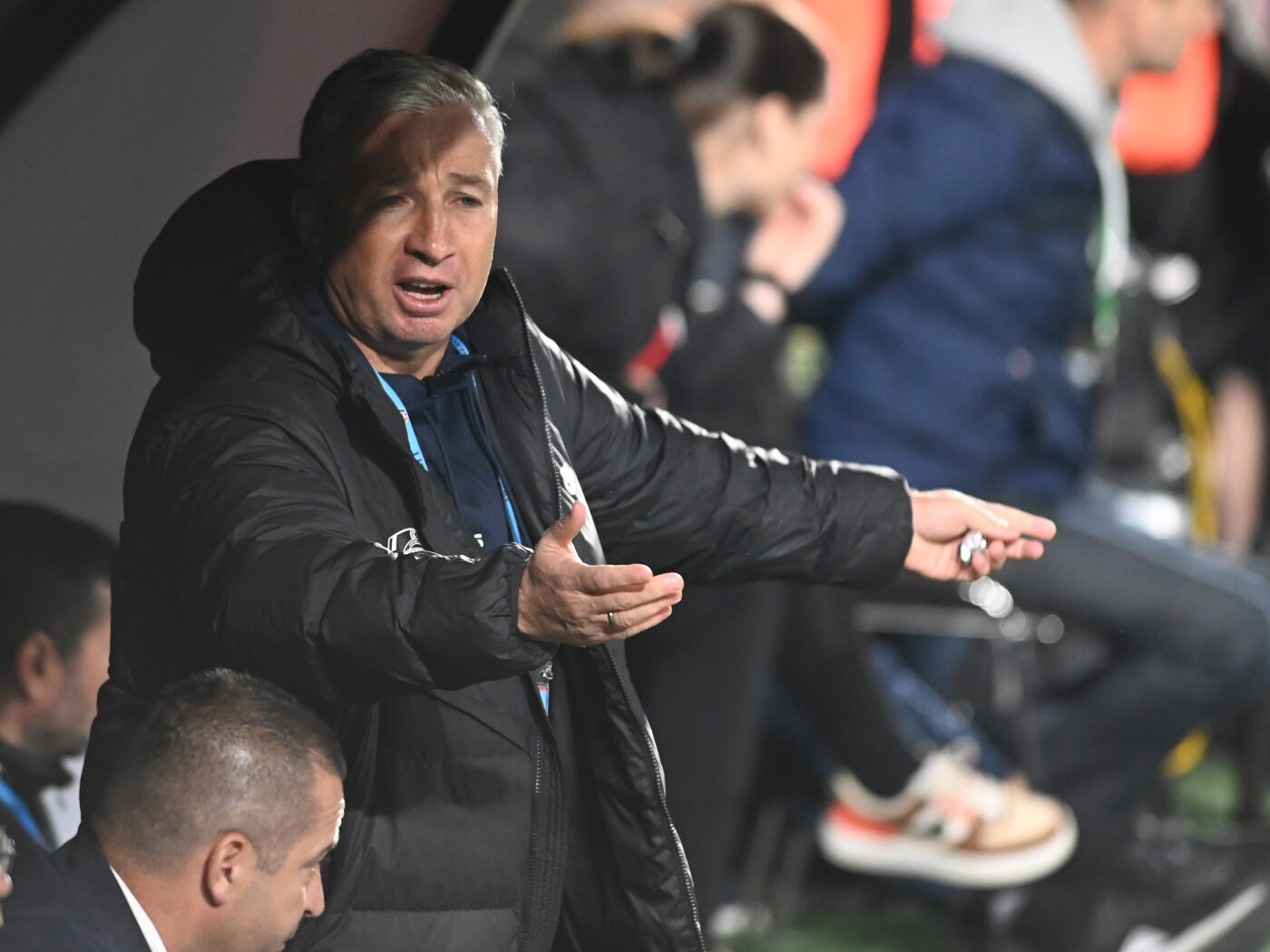 Dan Petrescu, reacție vehementă! A răbufnit când a fost întrebat de Mihai Pintilii și Marius Croitoru. „Dacă ai licență, stai. Dacă nu ai, nu stai. Se fac tot felul de scheme, mi se pare incredibil!”