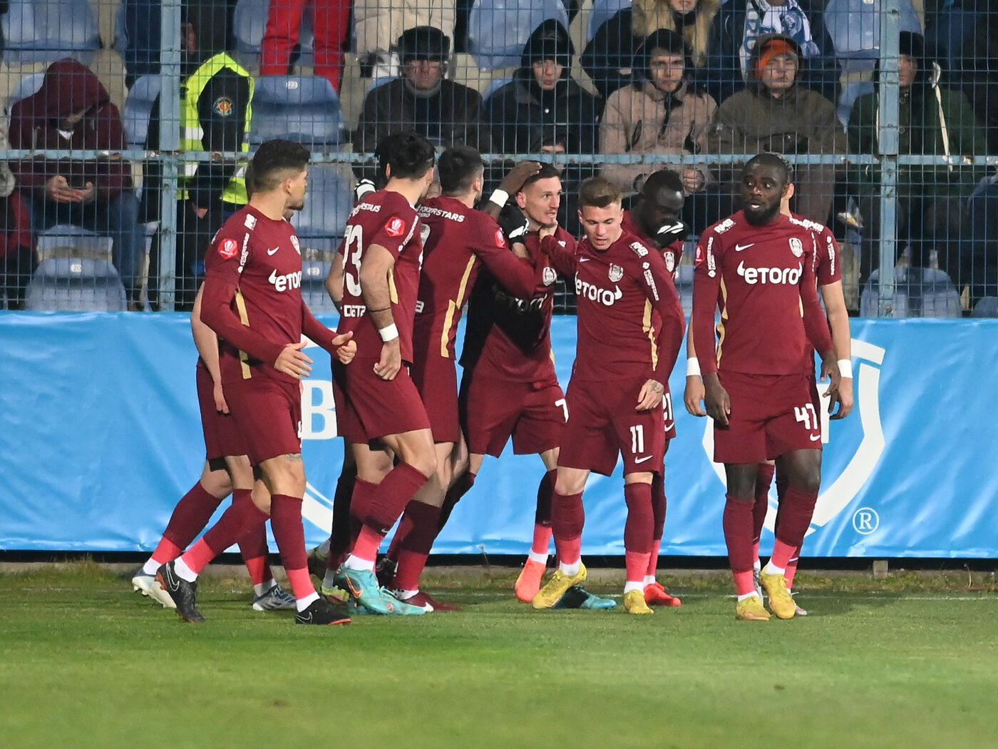 Dan Petrescu regizează un nou sezon de titlu. Vezi pariul în cotă 2 pentru FC Voluntari – CFR Cluj, Superliga României (P)