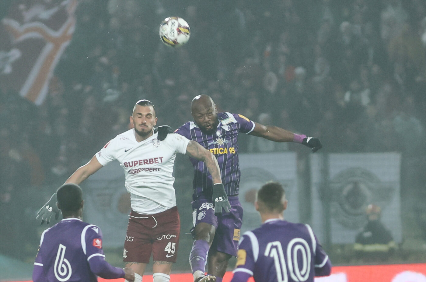 Clubul din Superliga a bifat al nouălea transfer al iernii! Jucătorul a fost deja prezentat oficial: „Are forță nativă și un joc foarte bun de picior!”
