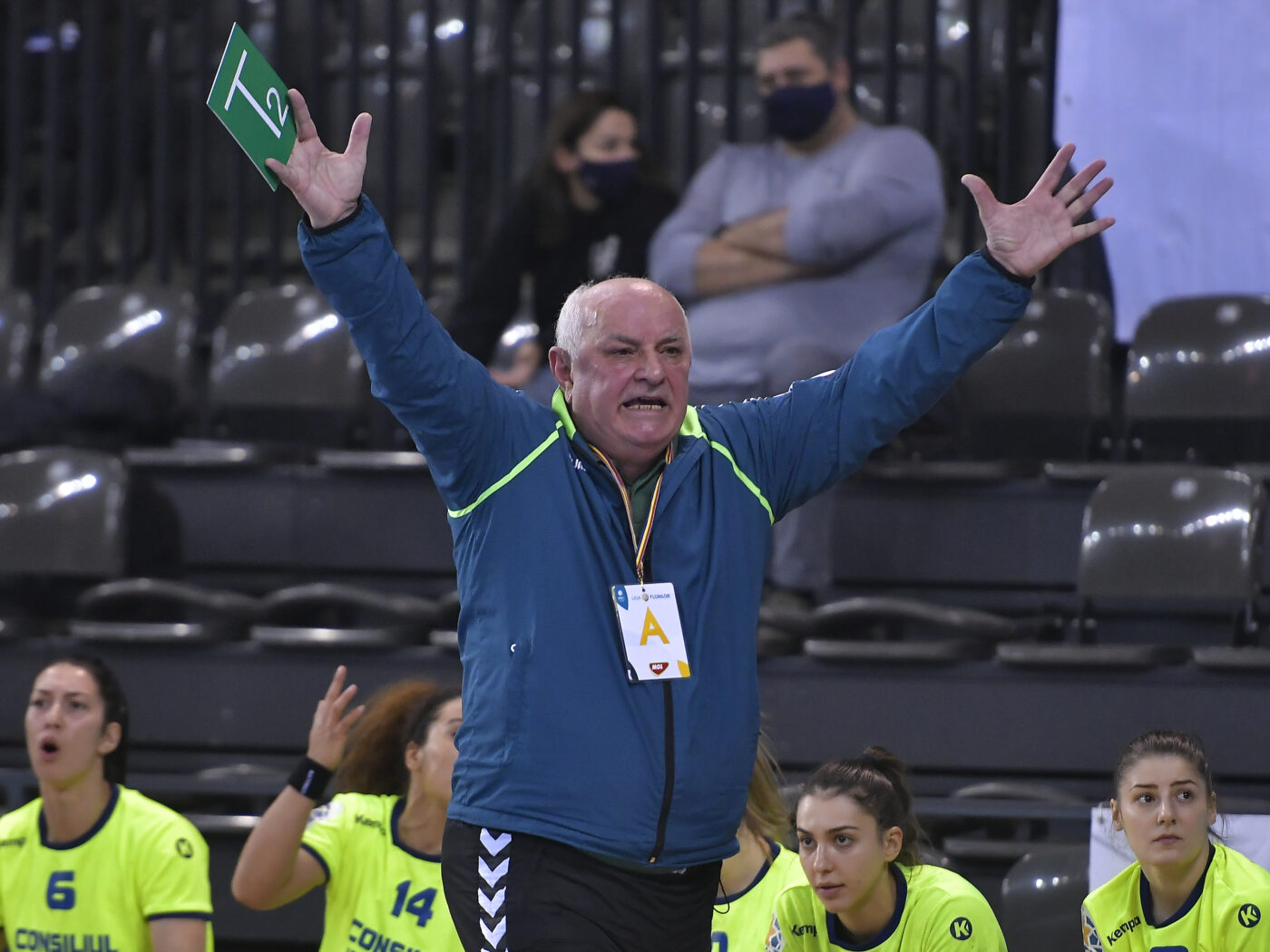 Gheorghe Tadici, pedepsit după ce și-a înjurat jucătoarele! Anunțul făcut de Federația Română de Handbal