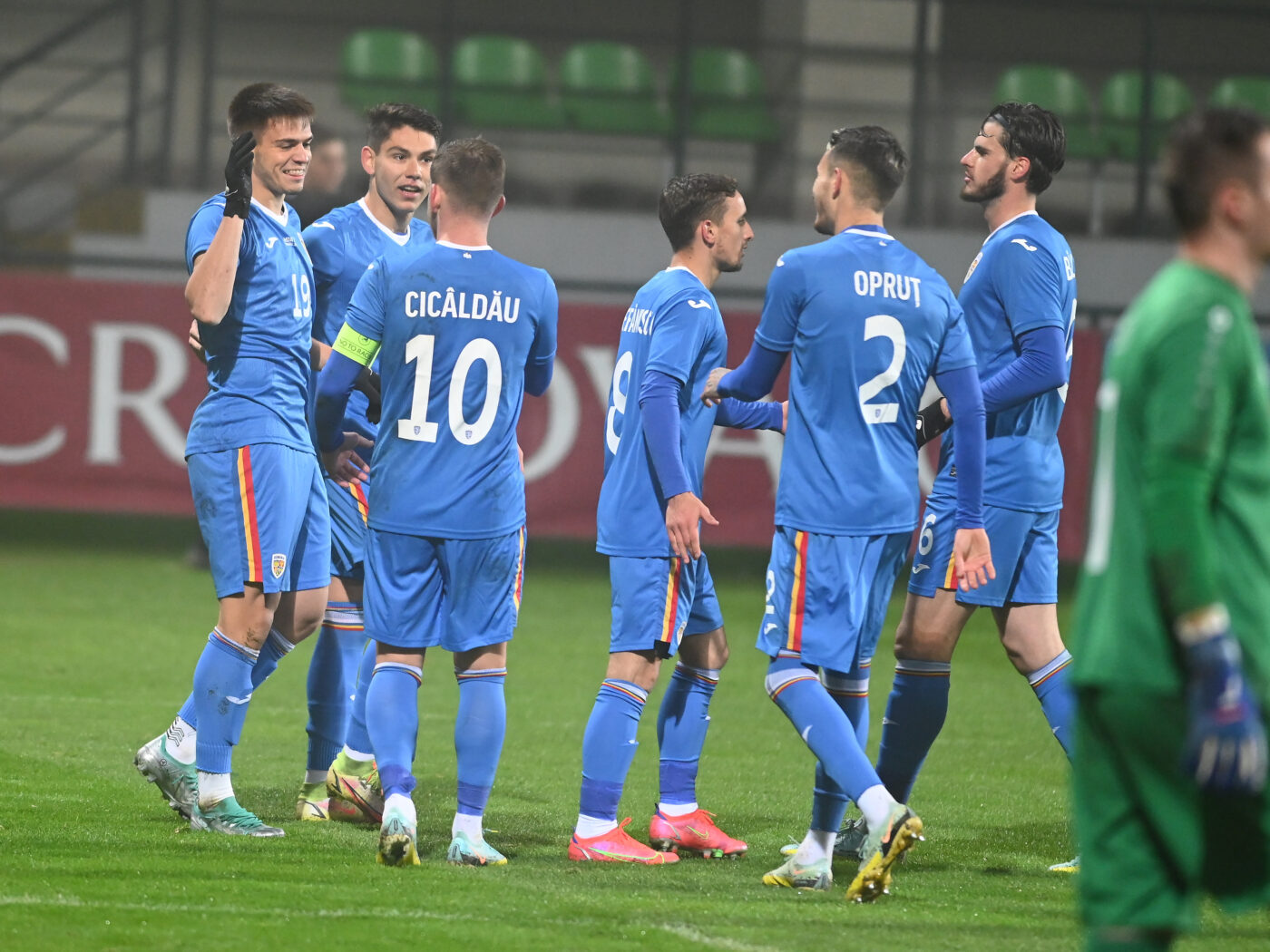 Transfer incredibil din Superliga: atacantul român e la un pas de mutarea carierei în Franța! Are oferte și din Spania, dar afacerea pare încheiată. „L-au urmărit”