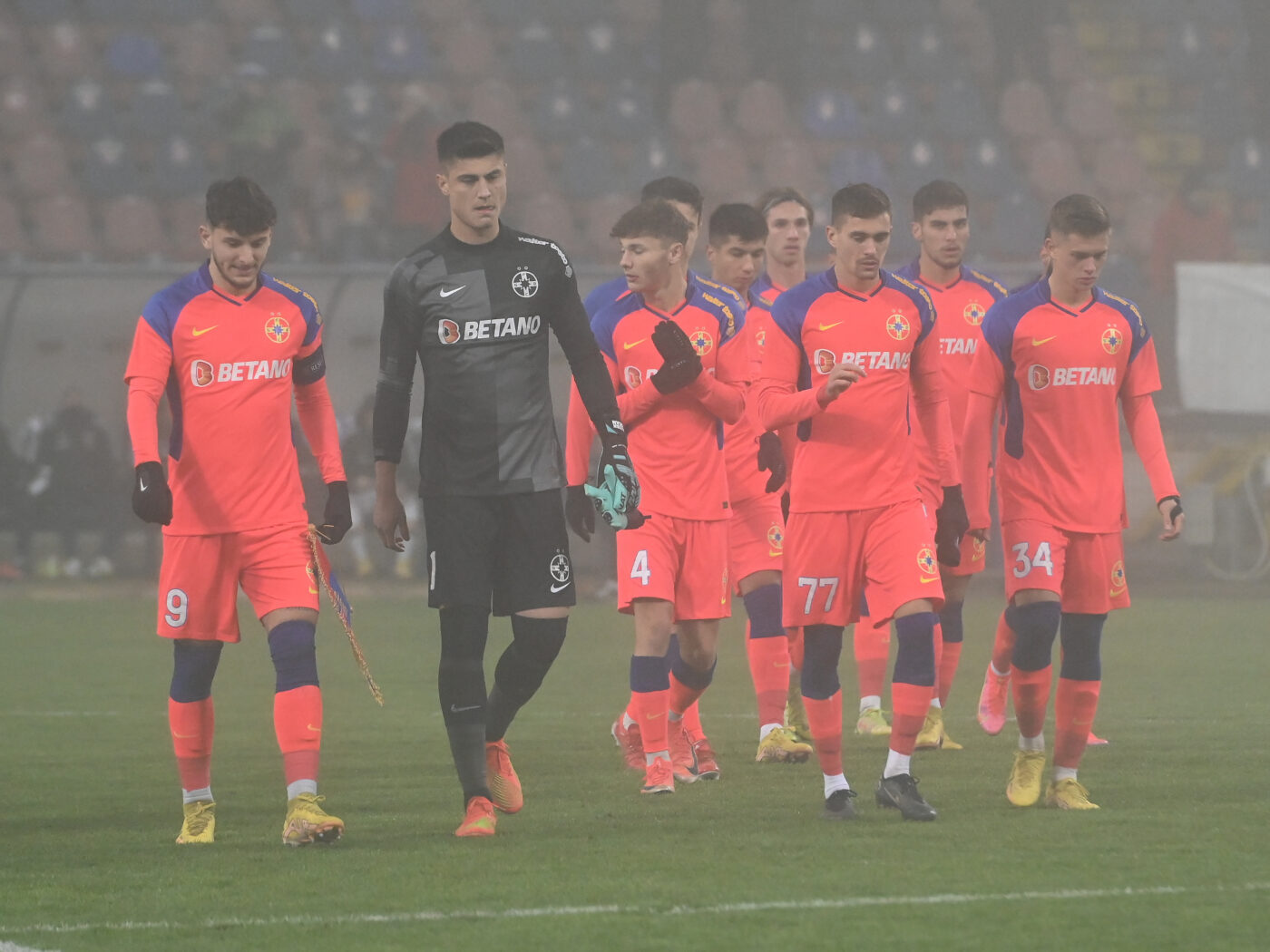 FCSB, surpriză în lotul pentru meciul cu Nordsjaelland! Fotbalistul de numai 17 ani e noua senzație a roș-albaștrilor