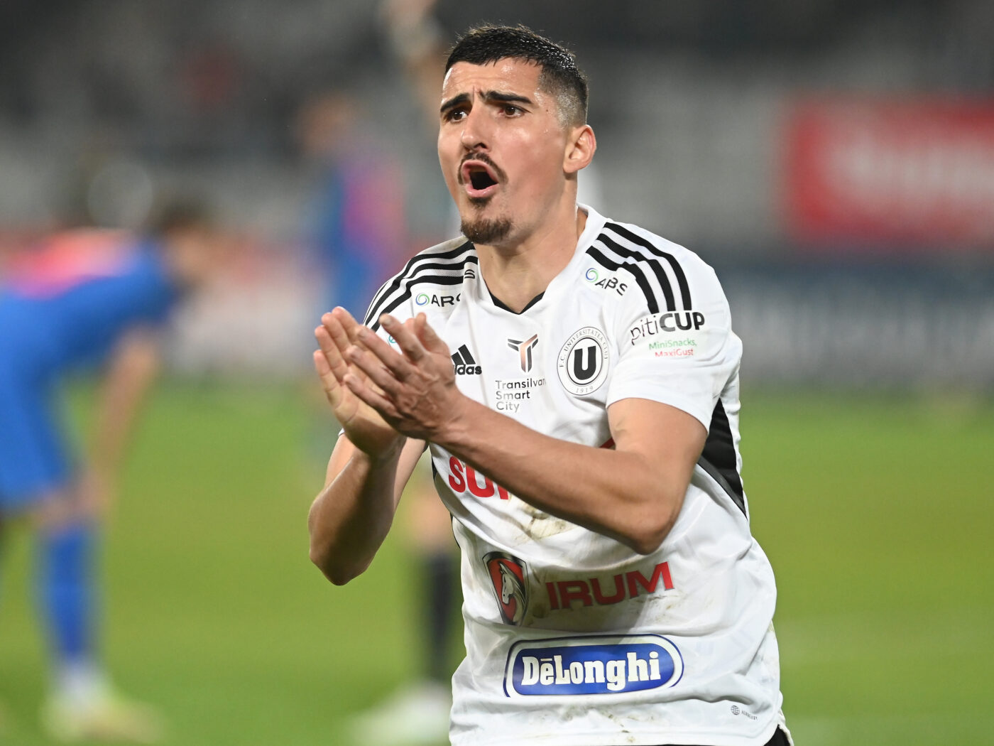 Universitatea Cluj își ia la revedere de la un jucător important proaspăt transferat în Polonia!