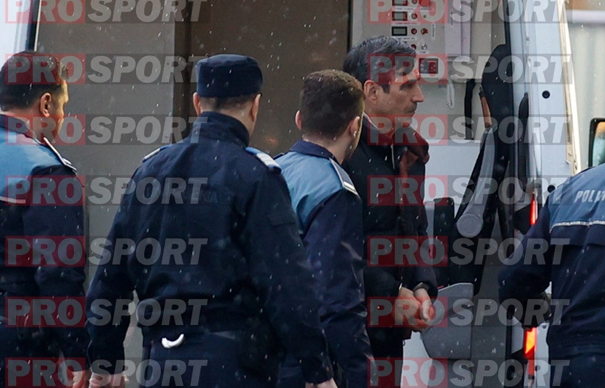 Primele imagini cu Victor Pițurcă în cătușe! Fiul fostului selecționer a ajuns și el la DNA | FOTO EXCLUSIV