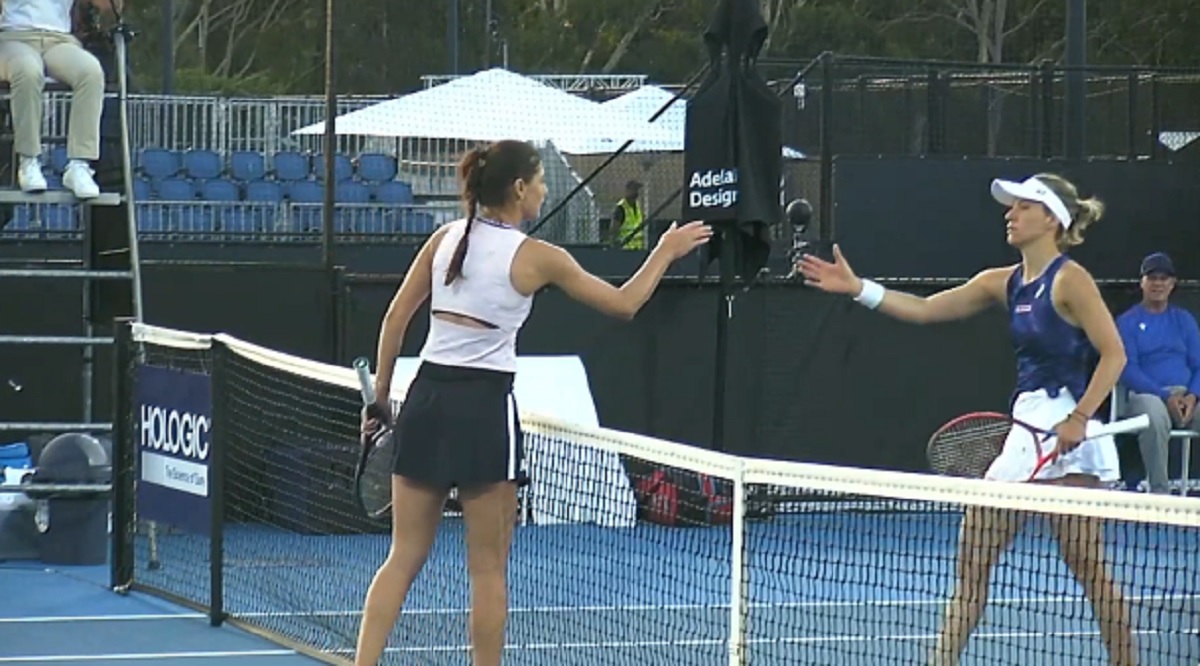 Sorana Cîrstea se alătură Irinei Begu în optimi la Adelaide! „Sori” a început anul cu dreptul și se pregătește pentru un meci de gală cu favorita principală | VIDEO