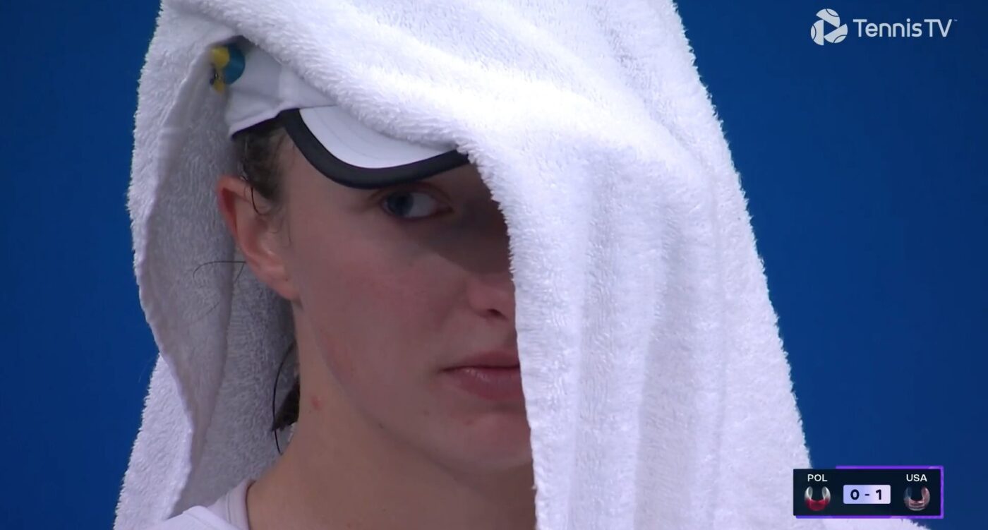 Iga Swiatek și-a arătat pentru prima oară slăbiciunile în văzul tuturor! Liderul WTA, în lacrimi după înfrângerea incredibilă de la United Cup | FOTO