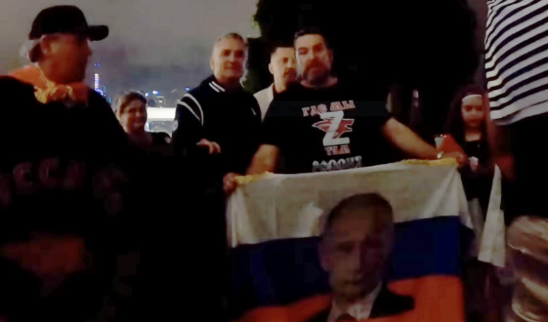 Tatăl lui Novak Djokovic, decizie șocantă la Australian Open! Srdjan a participat la manifestațiile pro-rușilor și a fluturat un steag cu chipul lui Vladimir Putin | VIDEO