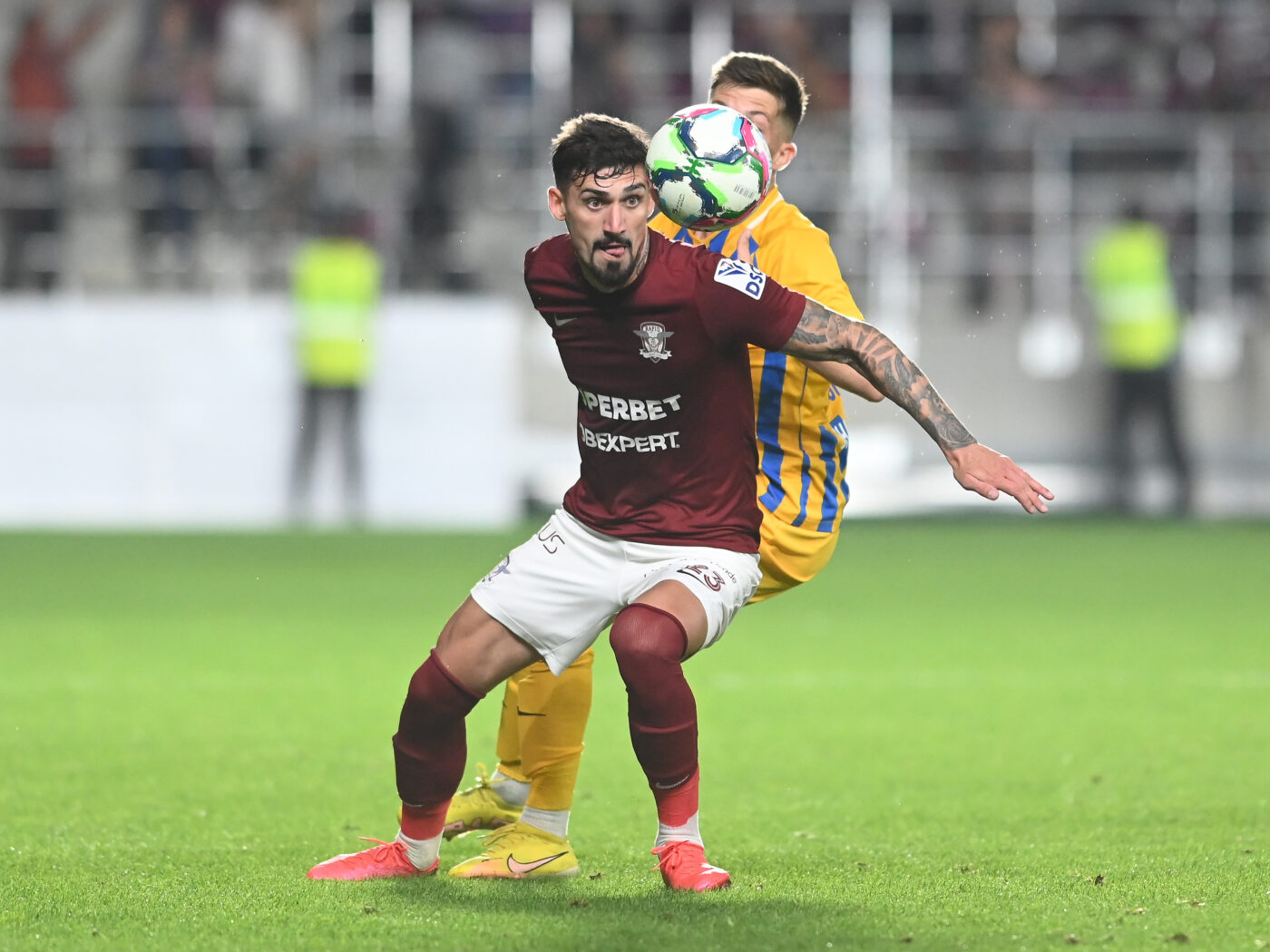 Transferul care poate aduce o sumă importantă de bani pentru Rapid: Alexandru Albu are oferte din Turcia şi Cipru! Cât cer Şucu şi Angelescu pentru mijlocaşul lui Mutu | EXCLUSIV