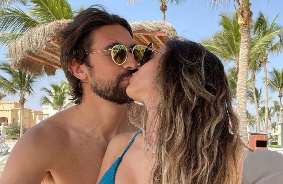 Unde „a fugit” Andrea Compagno de Revelion! Italianul de la FCSB a petrecut printre palmieri și cămile | FOTO